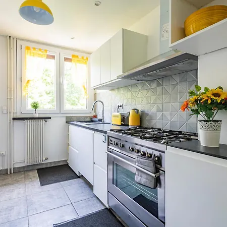 Reims Centre, 4 Netflix Apartment